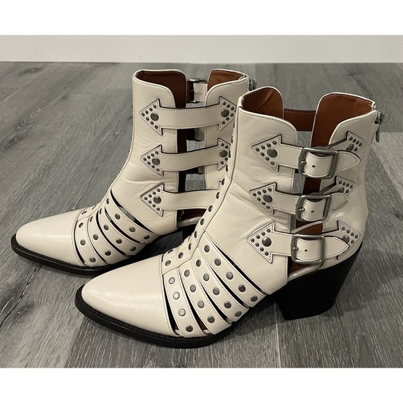 Authentic Coach Phoebe Studded Buckle Bootie In Cream Chalk Womens Size 8.5 - Picture 11 of 12